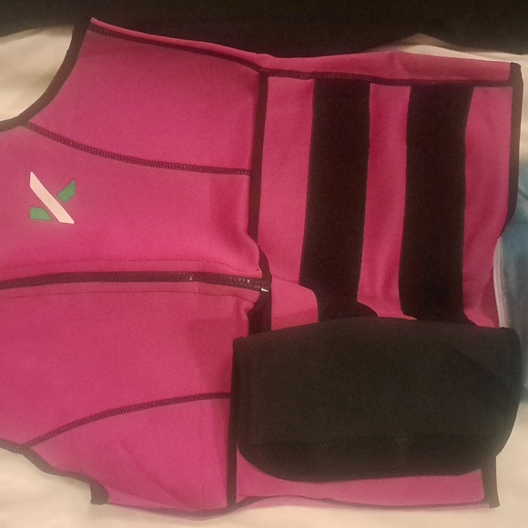 Closet clearance - Picture 3 of 7